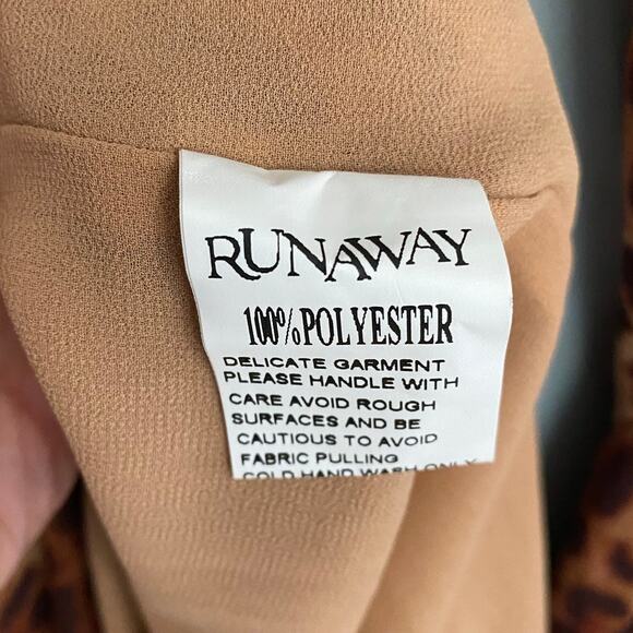 NWOT Runaway the Label leopard print sari maxi dress size medium - Picture 9 of 11